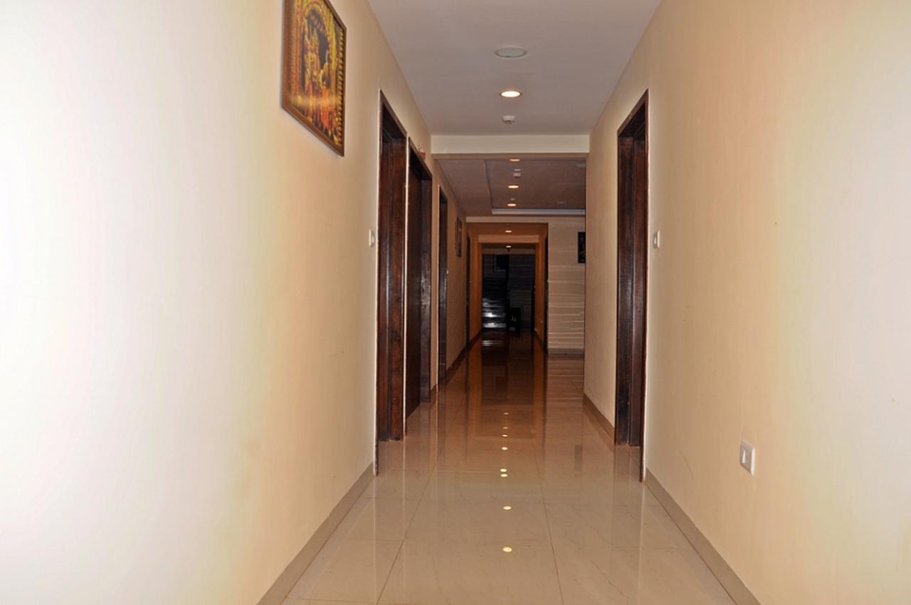 Hotel Mookambika Palace Коллур Экстерьер фото