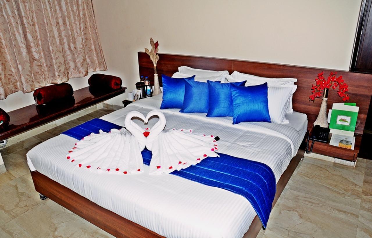 Hotel Mookambika Palace Коллур Экстерьер фото