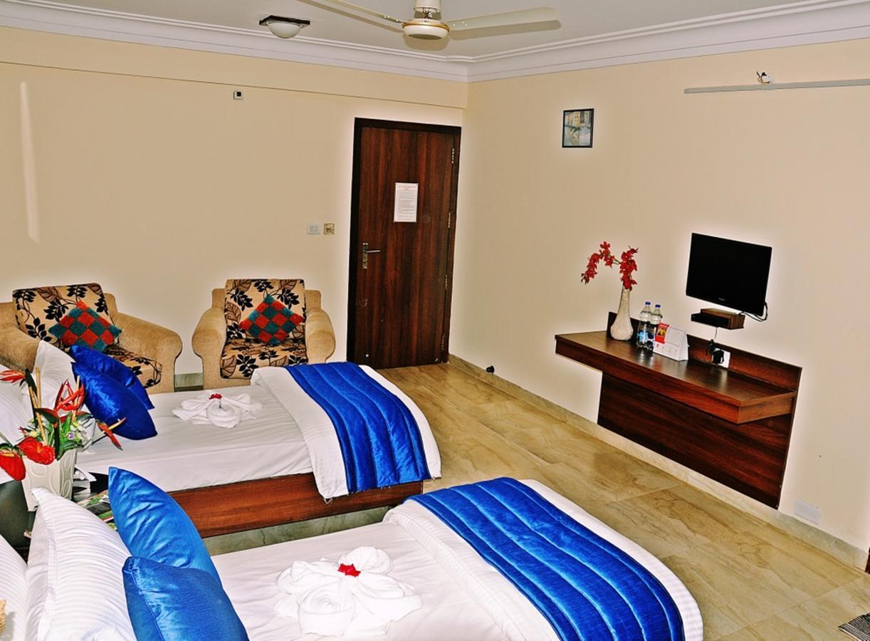 Hotel Mookambika Palace Коллур Экстерьер фото