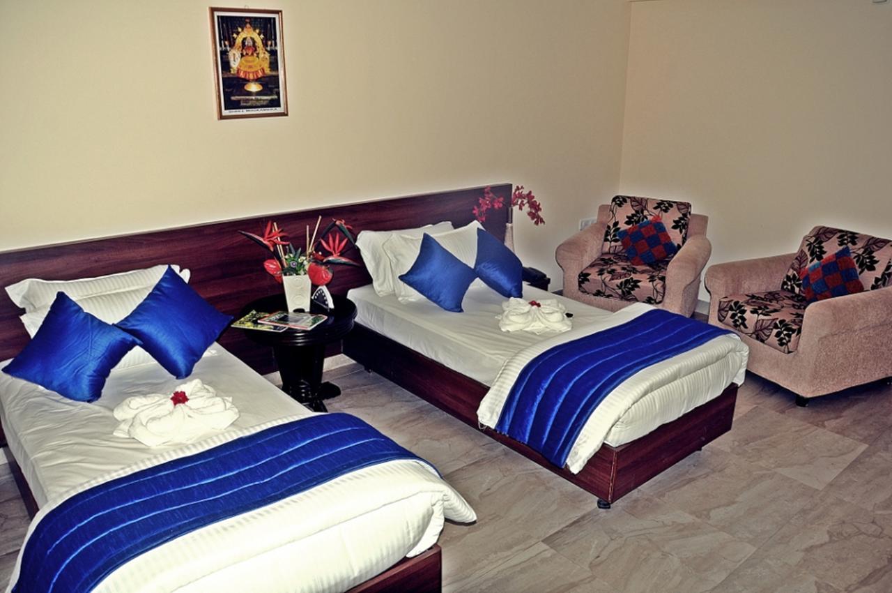 Hotel Mookambika Palace Коллур Экстерьер фото